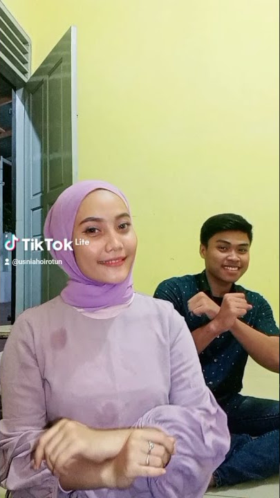 fokus yng belakang 😂😂