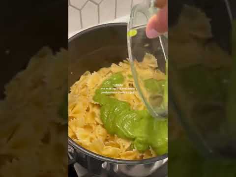 Avocado Pesto Pasta Is TikTok's Latest Food Trend | What's Trending In Seconds | #Shorts