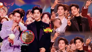Xiao Zhan And Wang Anyu Shook Hands, Sharing A Heartwarming Moment On Stage At The Dragon Tv 2026..