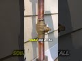 Ein winziger Riss hätte einen teuren Wasserschaden verursacht!