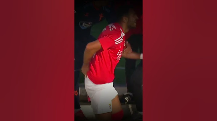 Pavlidis fall Benfica v Celta friendly match 😬😬 #Pavlidis #Benfica #Shorts #SLB #Funny
