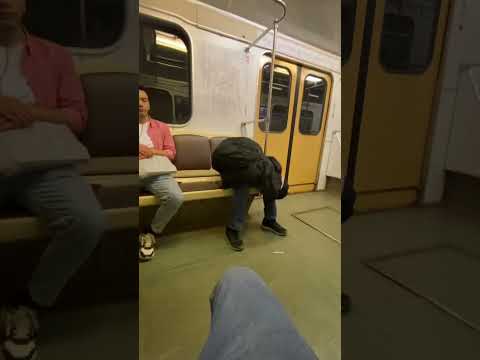 Videó: Domodedovskaya metró Moszkvában