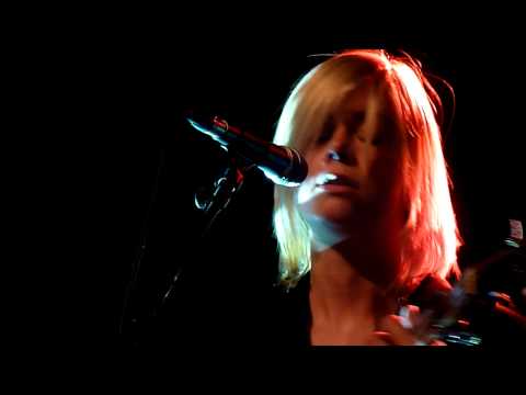 Anna Ternheim (acoustic trio) - My Heart Still Beats For You