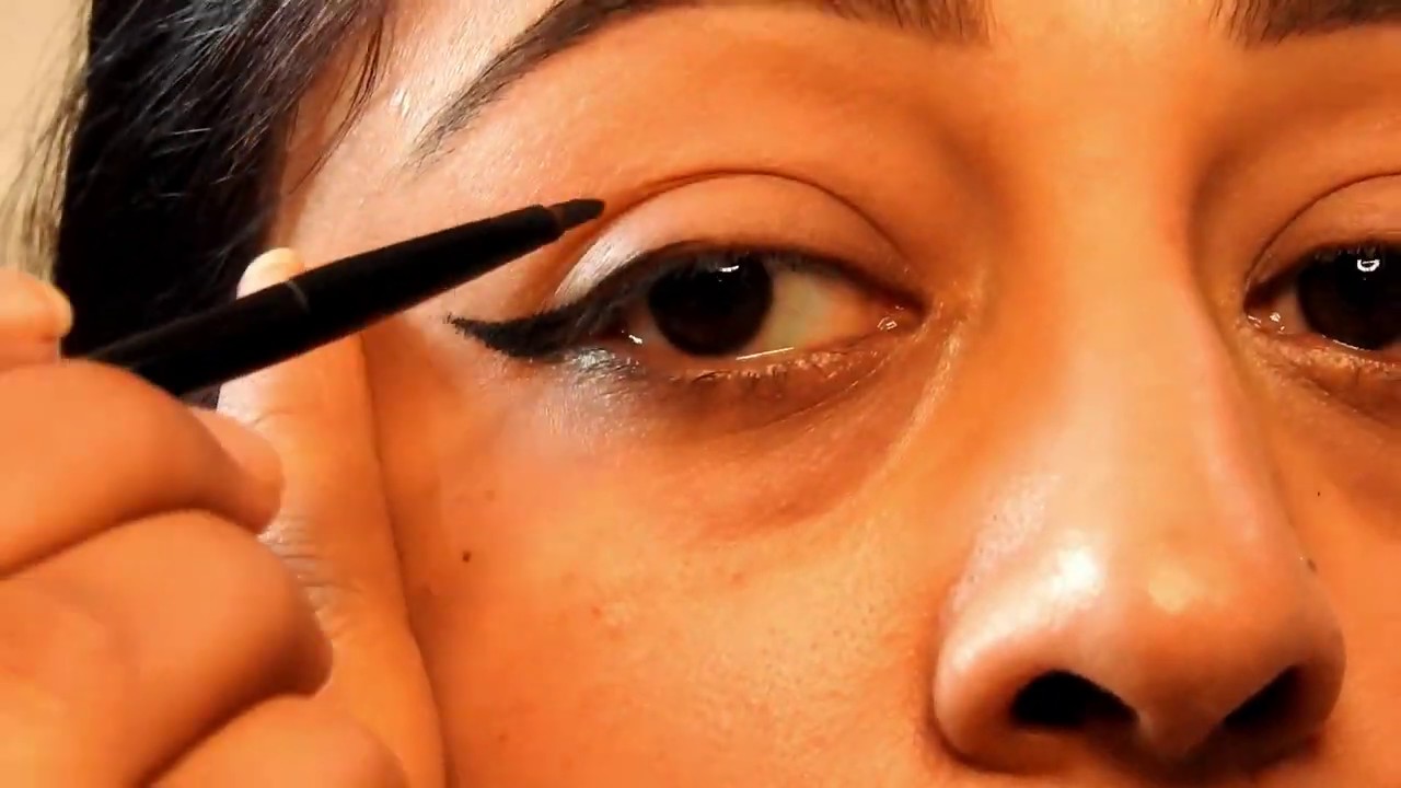 How to Apply Perfect Winged Eyeliner easiest trick to get perfect