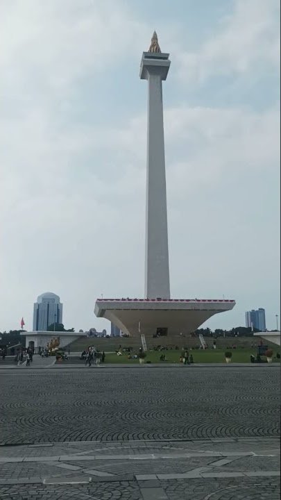 Monas di sore hari