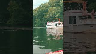 Couple of future ex-wives on this boat!  #divorce #pizzaship ##lakeoftheozarks