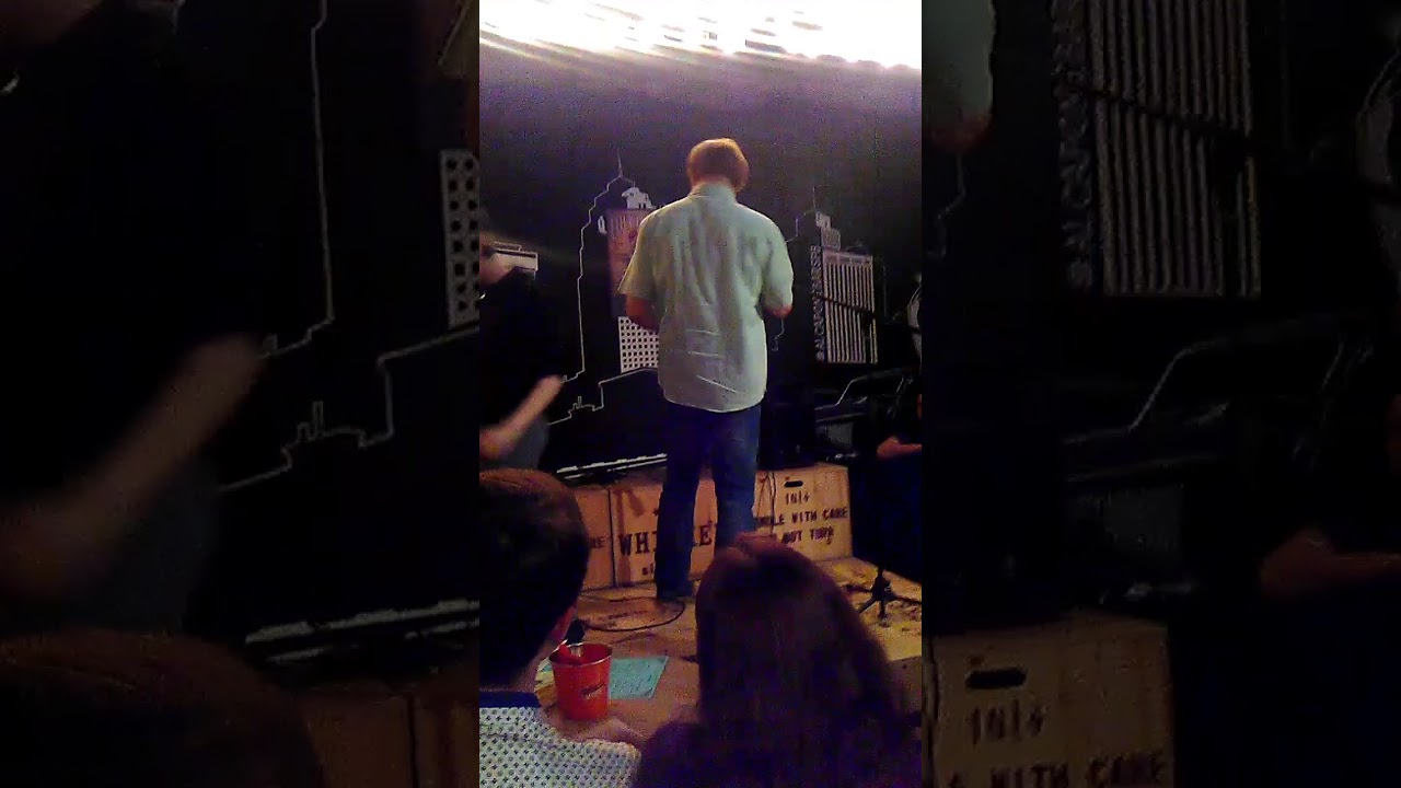 Stand up. Al'Capone bar