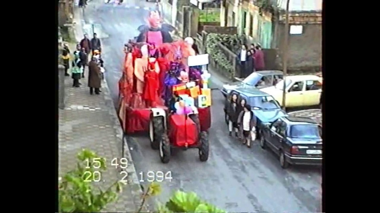 Carnevale 1994 Oppido Mamertina (RC), preparazione carro e parata, Franco Negrini e amici all'opera