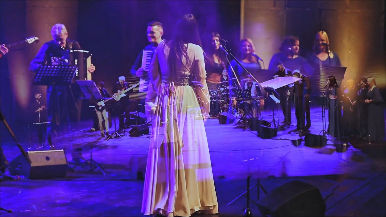 ОЈ БАНИЈО БОЉЕ ДА ТЕ НИЈЕ, ОЈ БАНИЈО ЗАР СИ ТАКО МАЛА (САВА ПУТНИК) - Даница Црногорчевић