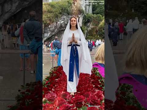 Condividi la Madonnina di Lourdes e avrai 7 anni di prosperità. Amen. #gesu #messaggio