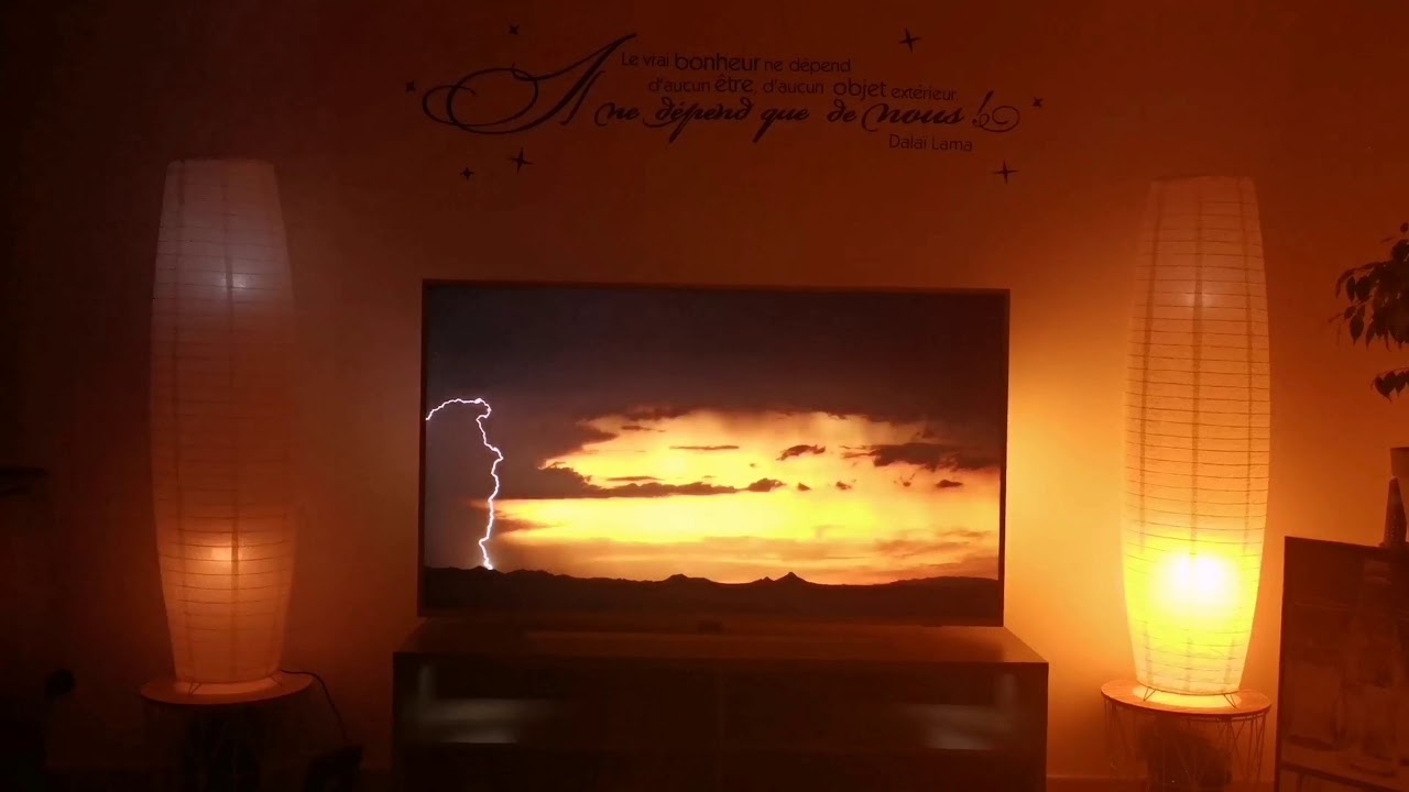 Philips Ambilight + Hue Télévision Philips 65PUS7354 Vidéo: Transient  2- 4K