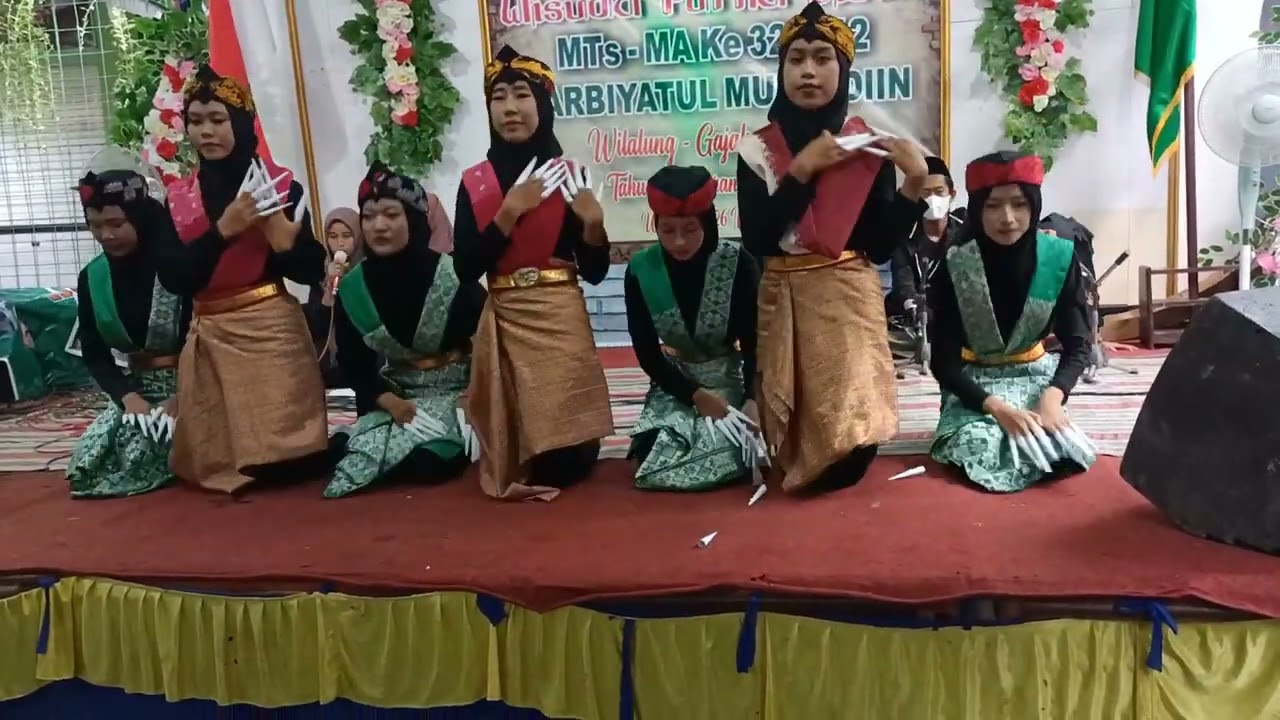 Wisuda Purna Siswa MTs (32) dan MA(12) Tarbiyatul Mubtadiin Wilalung Tanggal 26 Mei 2022