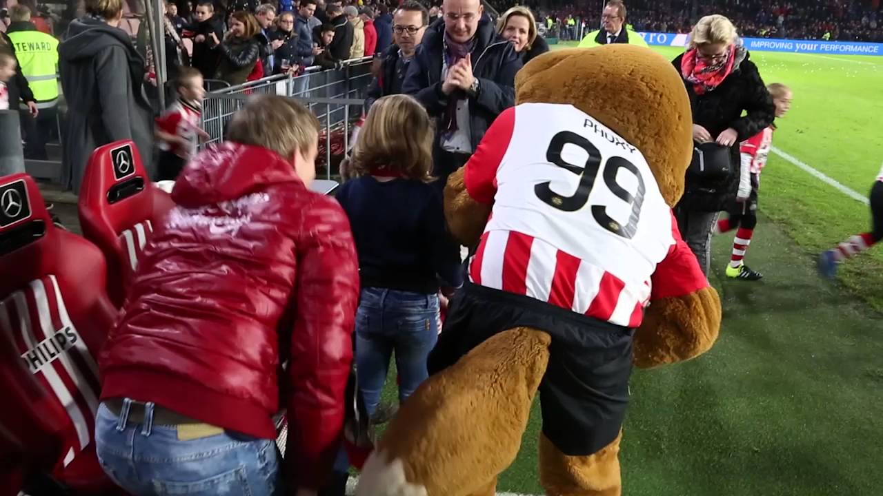 Thom ervaart de magie van PSV - wensvervulling door FC Robinstijn