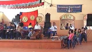 Gambang selendang Betawi.