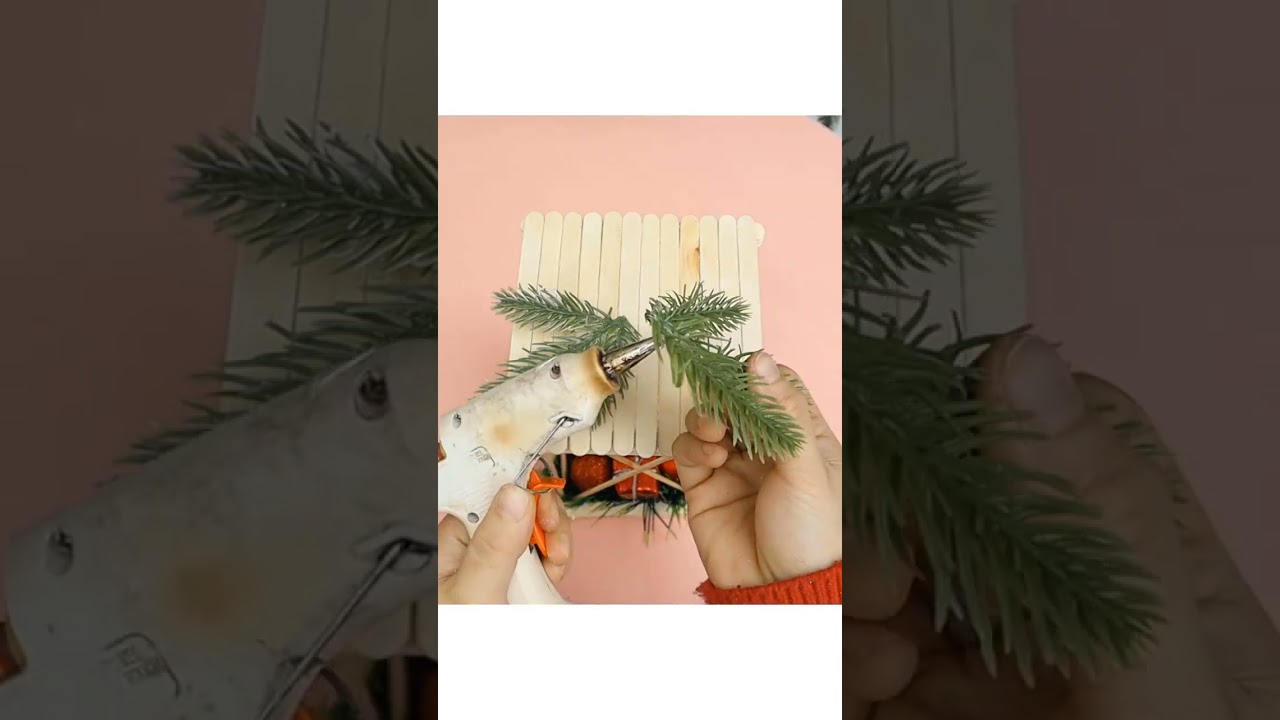 Easy Christmas decor with popsicle sticks #diy #cristmasdecor #christmas