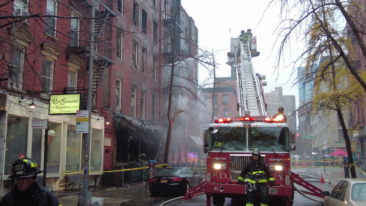 *MASSIVE FIRE* FDNY Battling a 6 Alarm Fire in Manhattans East Village