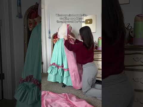 Send your 18th century dress making tips🙏