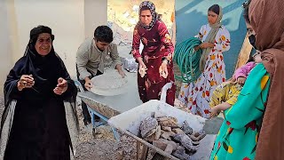 Download Lagu Nomads building a bathhouse for Fariba MP3 Download Lagu Nomads building a bathhouse for Fariba MP3