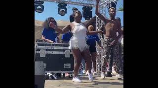 Download Lagu Makhadzi perfoming kokovha at sibasa #makhadzi #trending #fypシ゚viral #foryourpage MP3 Download Lagu Makhadzi perfoming kokovha at sibasa #makhadzi #trending #fypシ゚viral #foryourpage MP3
