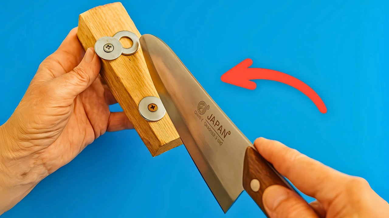 Sharpen Your Knife Like a RAZOR in 1 Minute With This Simple Trick!