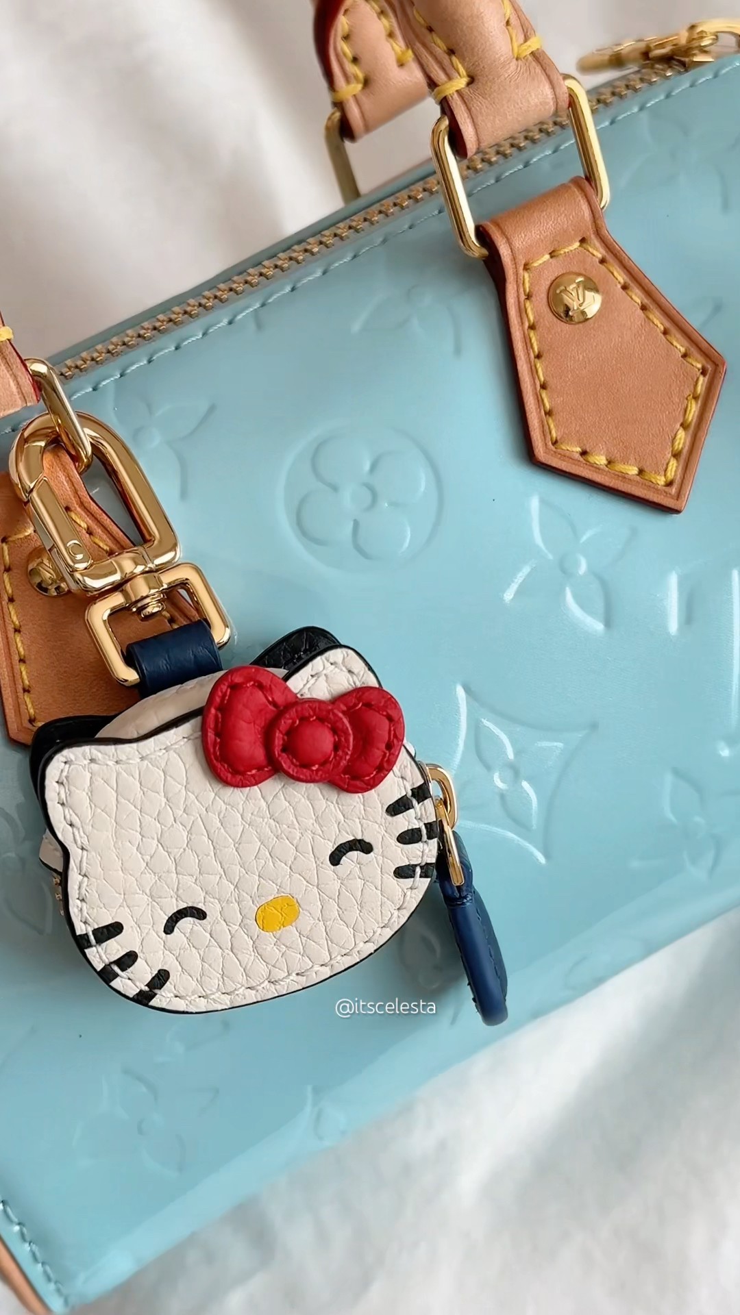 MAISON DE SABRE X HELLO KITTY BAG CHARM🥹🥹 - YouTube