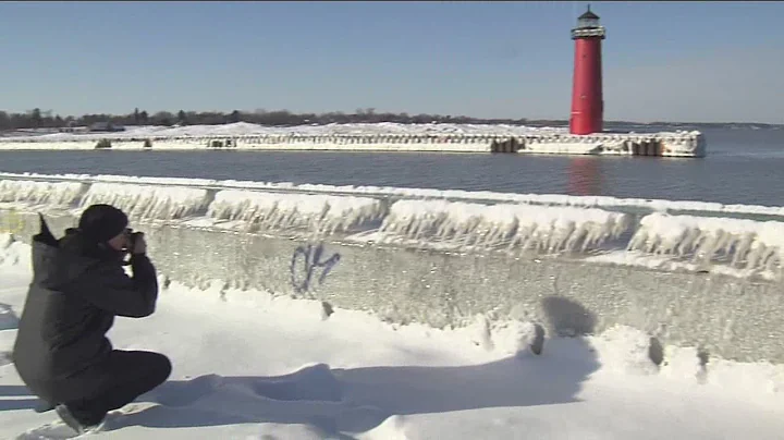 Police: Beautiful Lake Michigan ice formations can be dangerous