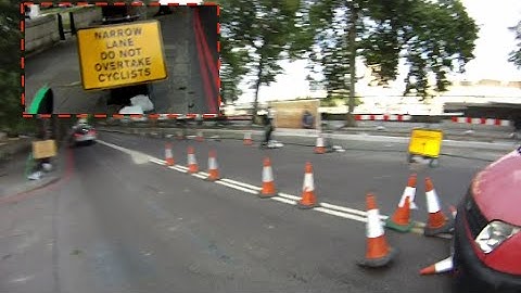 Narrow lanes - do not overtake cyclists