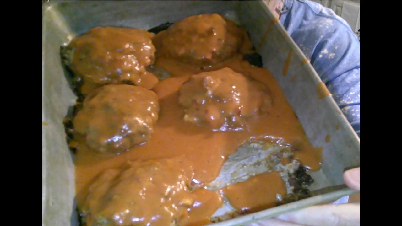 Мясной рулет с томатной подливкой