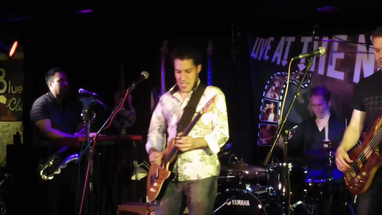 Hamilton Loomis - Built Me A Castle - NixBBBluesclub Enschede 13okt2012 auf YouTube ansehen Hamilton Loomis - Built Me A Castle - NixBBBluesclub Enschede 13okt2012 auf YouTube ansehen