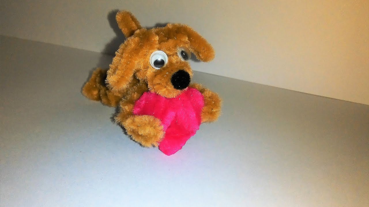 Perrito enamorado hecho de  limpiapipas/pipe cleaner  (Día del amor)