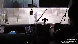 Nyetir truk di saat hujan