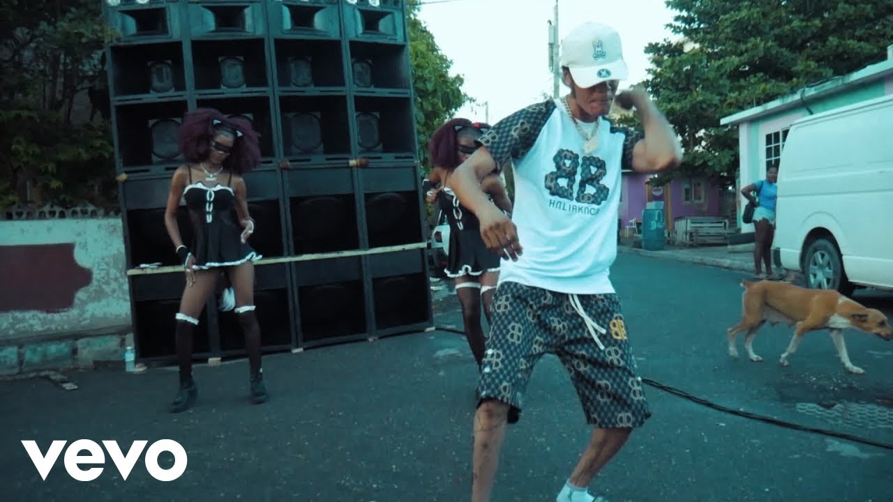 HeeHooBoss - Dugu Dugu (TIPTIPTIP) (Official Music Video)