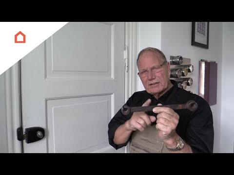 Video: Hvordan fikser man en lameldør?