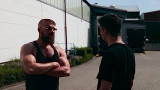 Смотреть клип Der Gönnerhafte Boss (Lyrik Lounge - Der Zocker)