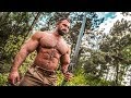 Bodybuilder allein im Wald! Überleben in der Wildnis!