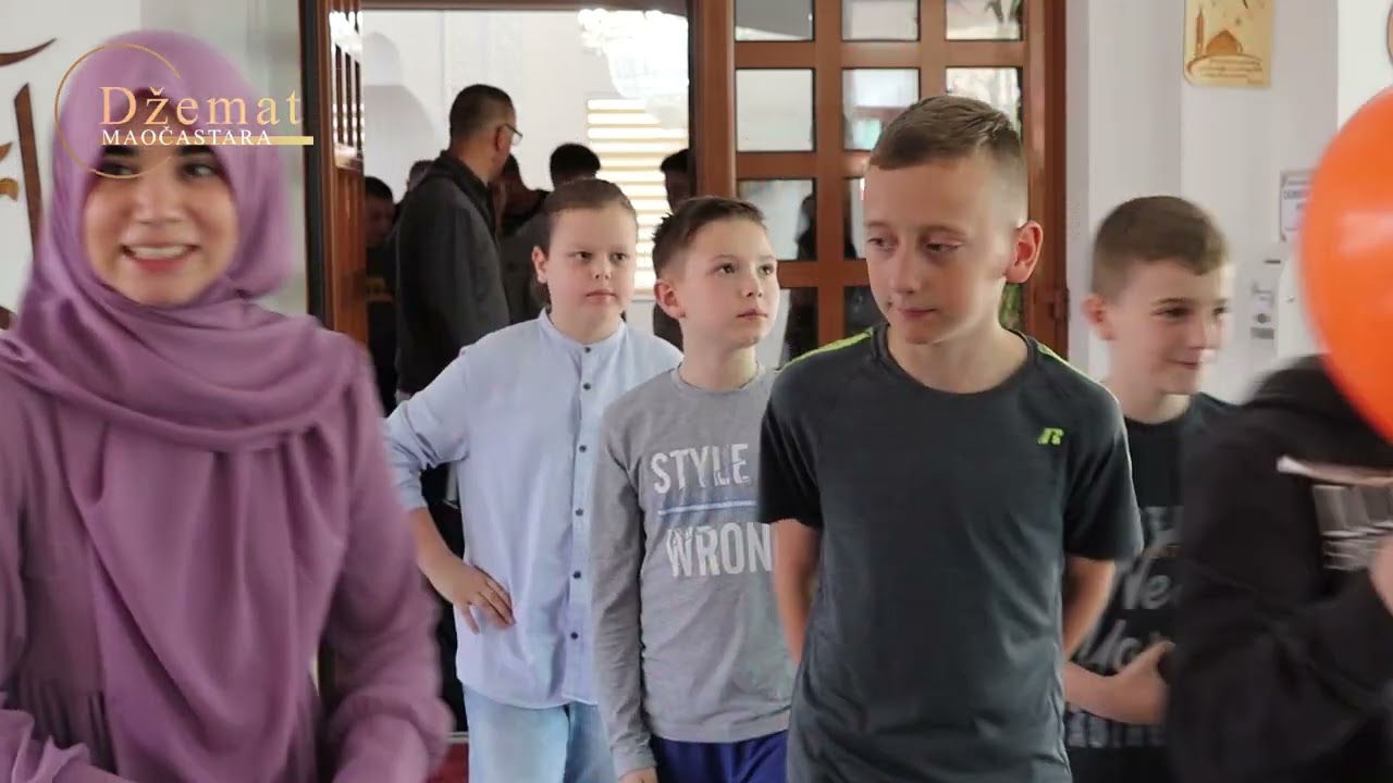 Podjela bajramskih paketića u dzematu Maoča stara.