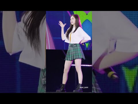 [4k]190921 모모랜드 MOMOLAND (나윤 NaYun) "BAAM 배앰" @국회의사당 _직캠 FANCAM