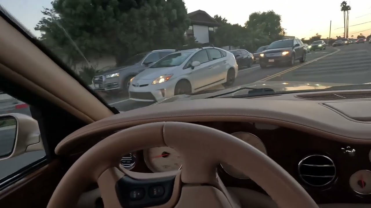 B6594 2003 Bentley Arnage driving