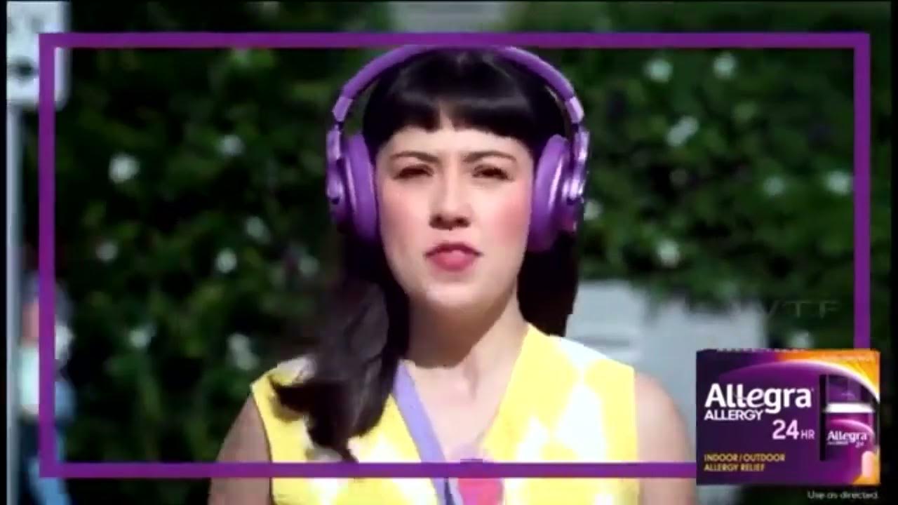 allegra-2024-commercial-lady-singing-while-walking-but-she-s-getting