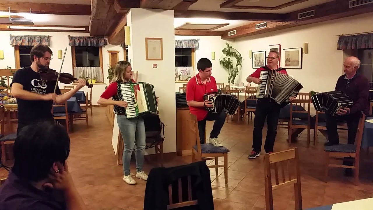 Chalana Grupo Festmusik aus Brasilien und Oli Heß