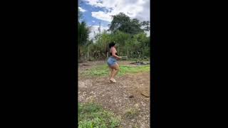 Debor4 Meets His New Neighbor