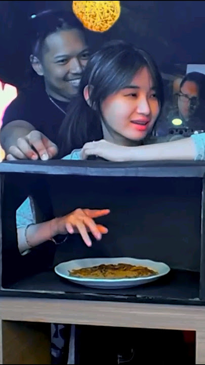 Chateez Pegang Belatung 🤢