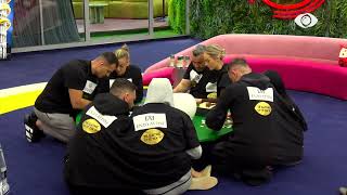 Banorët Nisin Formimin E Puzzle-It Nga Enzo Attini