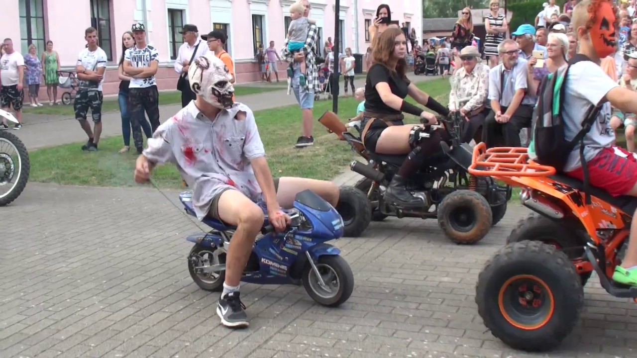 XXIII Auces pilsetas novadu svētku gājiens.