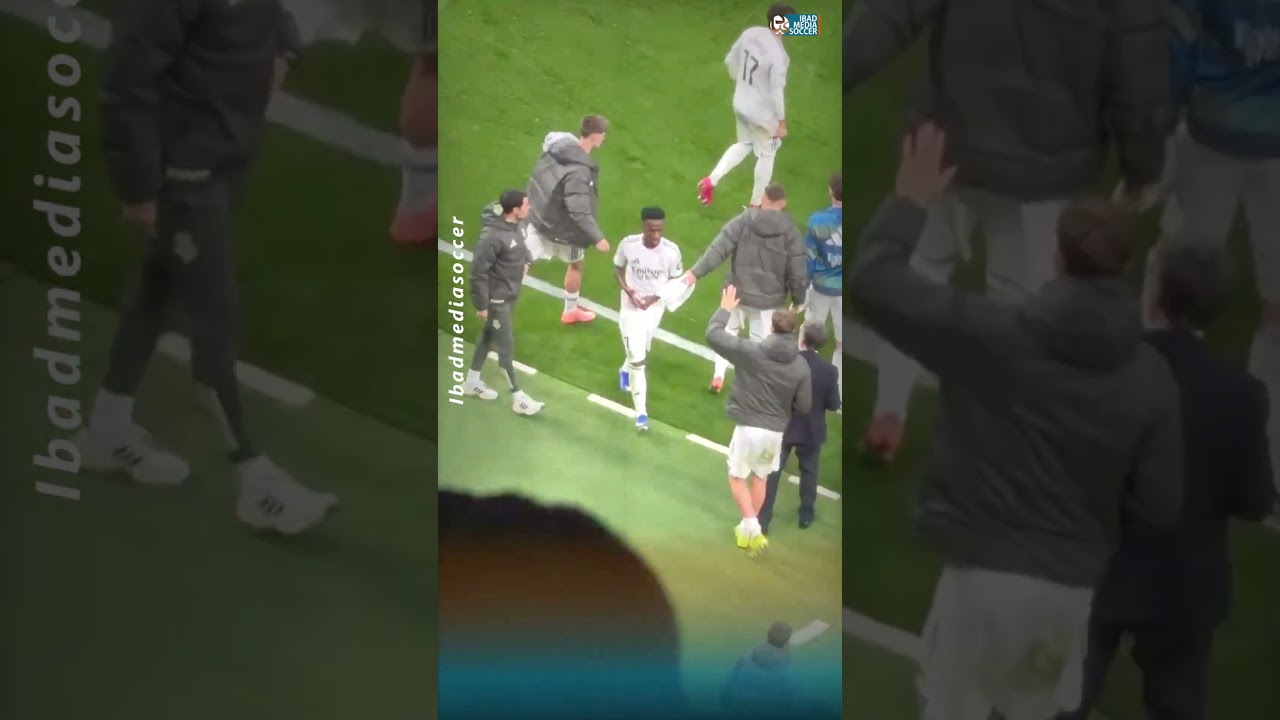 Pemain Madrid Disoraki Fans Sendiri  