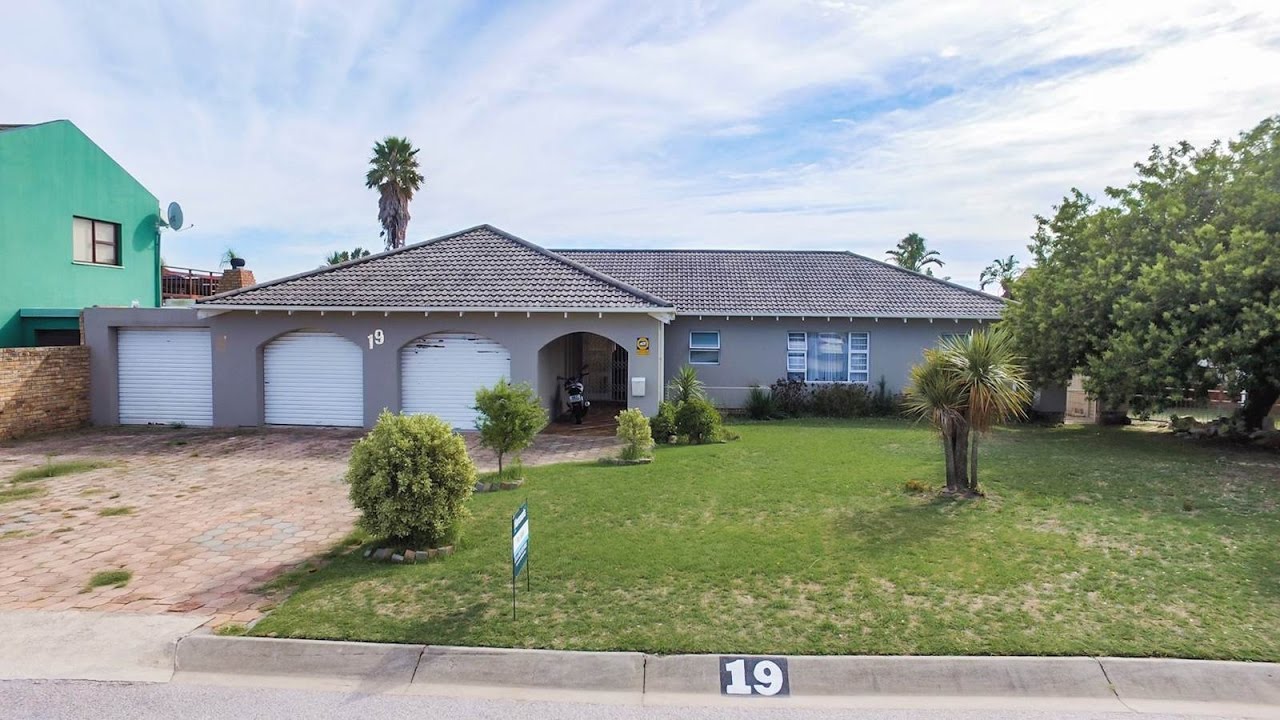 4 Bedroom House for sale in Eastern Cape Port Elizabeth Sherwood