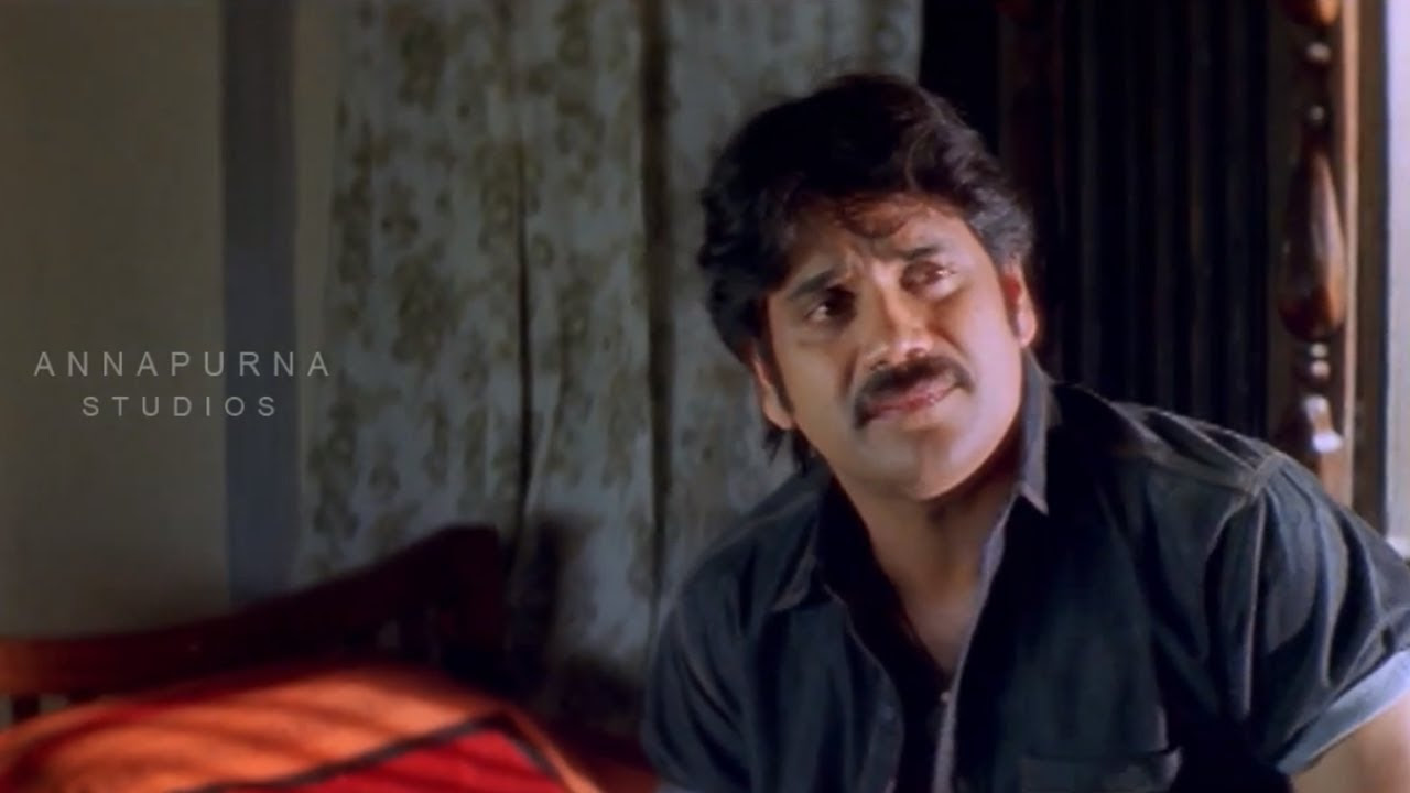 Nagarjuna Talking With His Mother Photo Sentiment Scene  Mass Movie