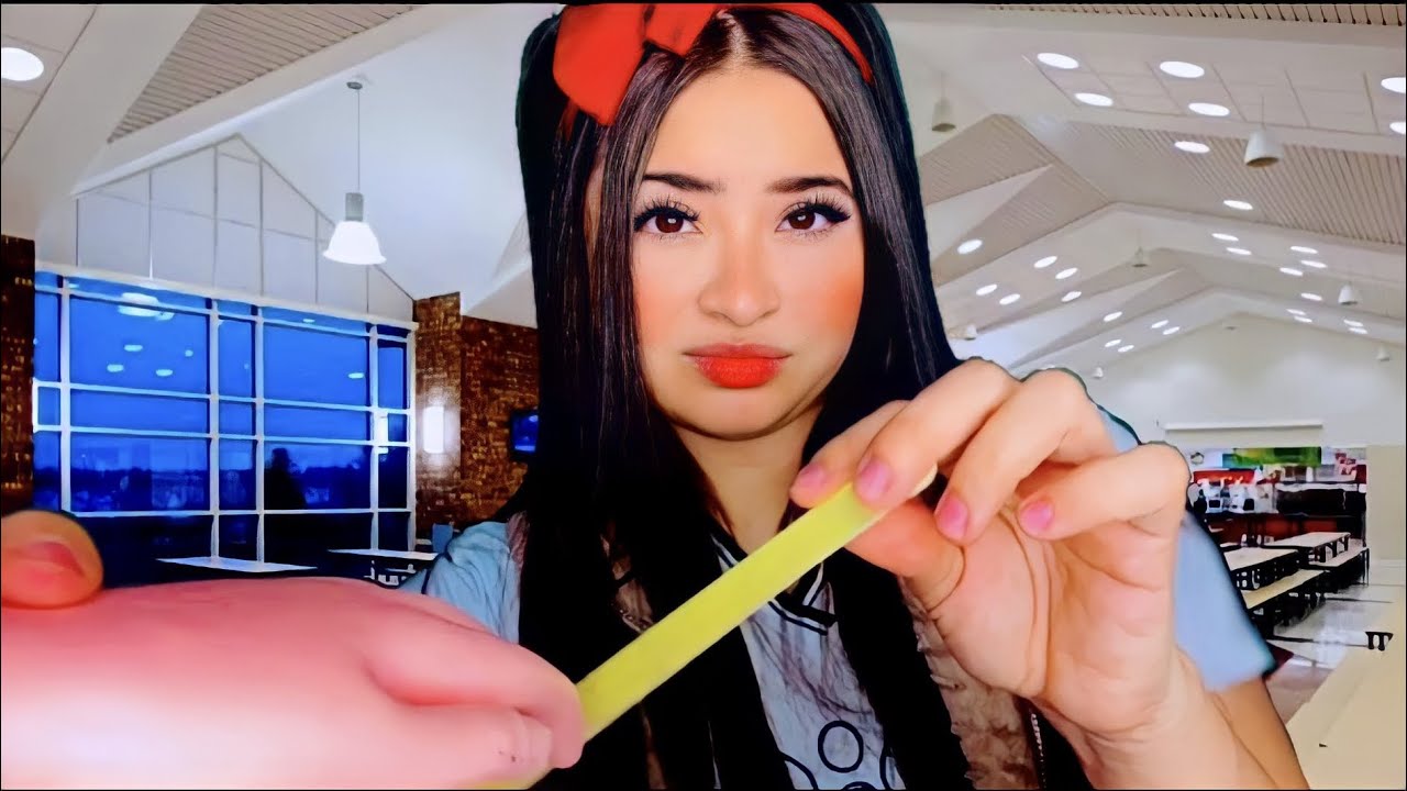 ASMR:AMIGA TÓXICA FAZENDO SUA UNHA NO INTERVALO.