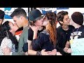 Besos robados a CNCO pedidas de matrimonio | Showcase | Fans Choice Awards | Fanscoin
