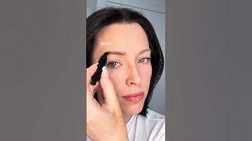 The Brow Technicians Angled Brush & Dip #eyebrows #eyebrowtutorial #featheredbrows #makeup #beauty